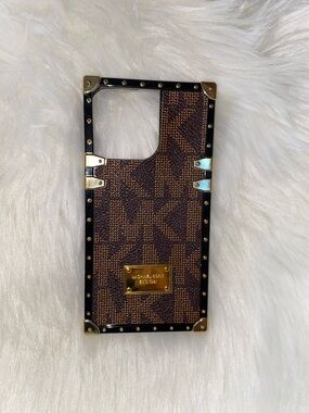 Michael Kors Brown for iPhone 13 6.1 inch